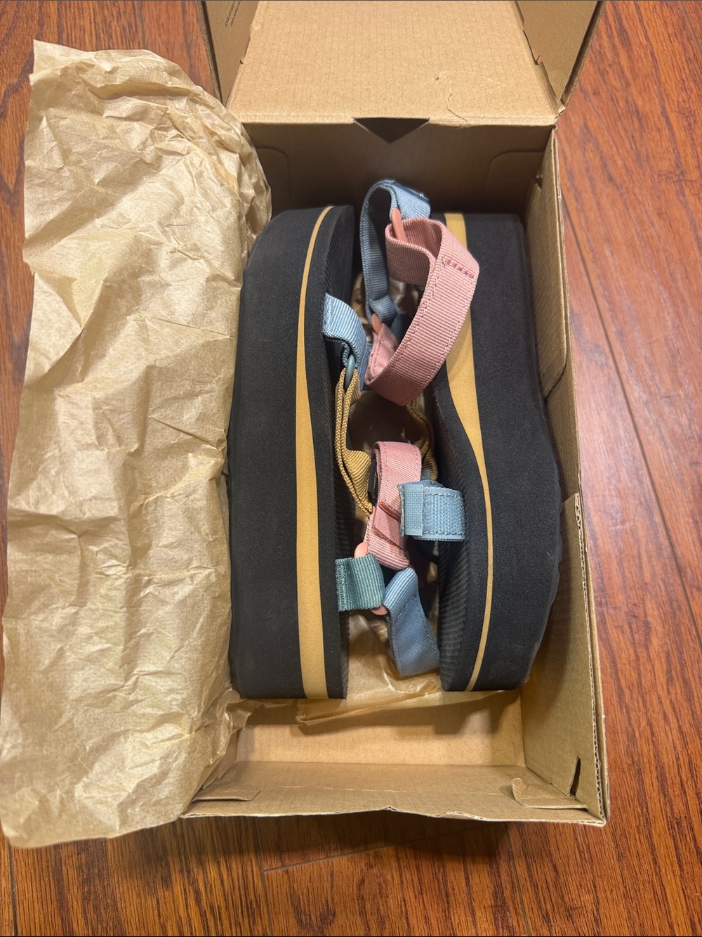 Flatform universal sandals